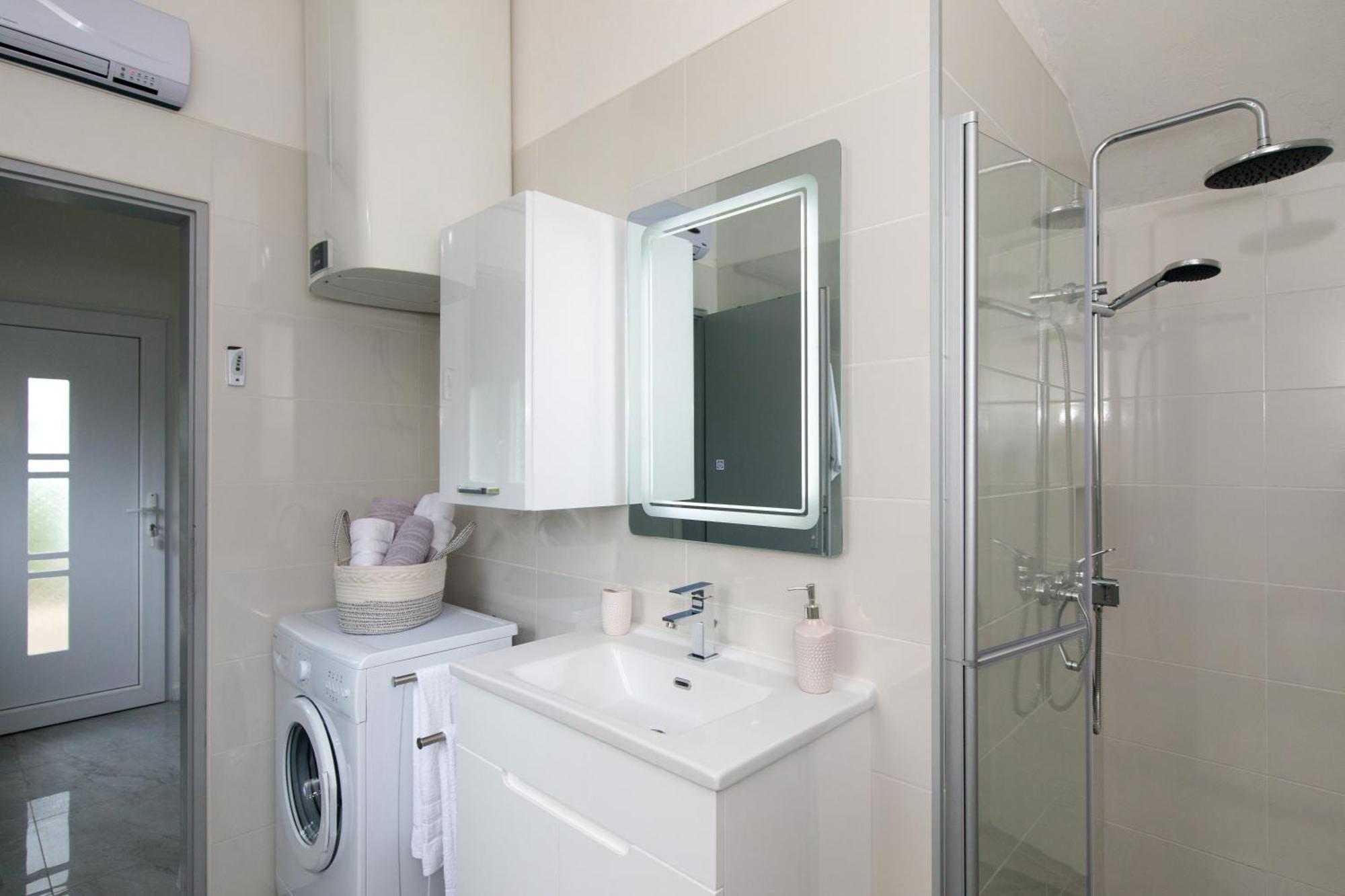 Apartment Tara With Seaview Krk Town Buitenkant foto