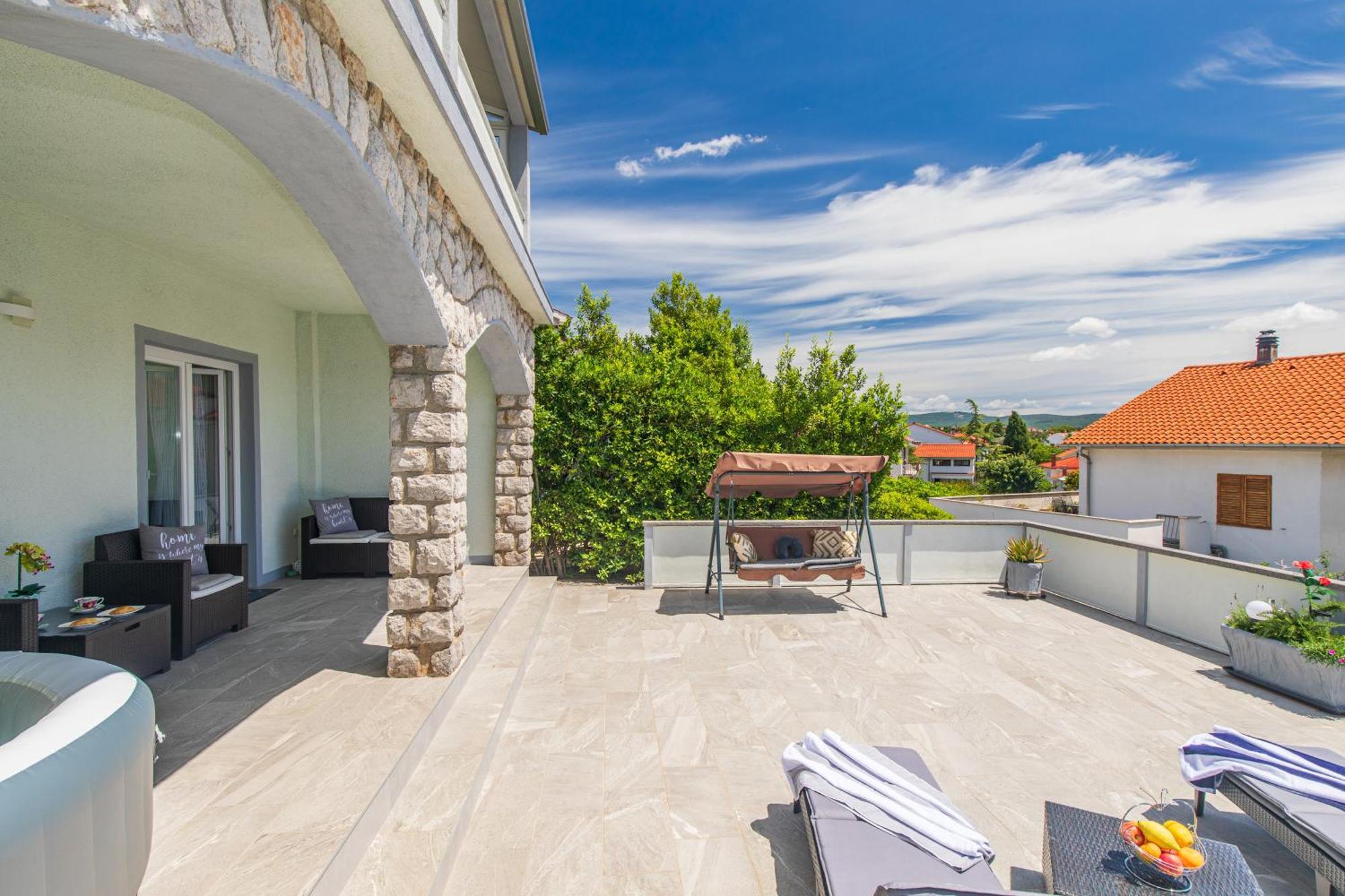 Apartment Tara With Seaview Krk Town Buitenkant foto