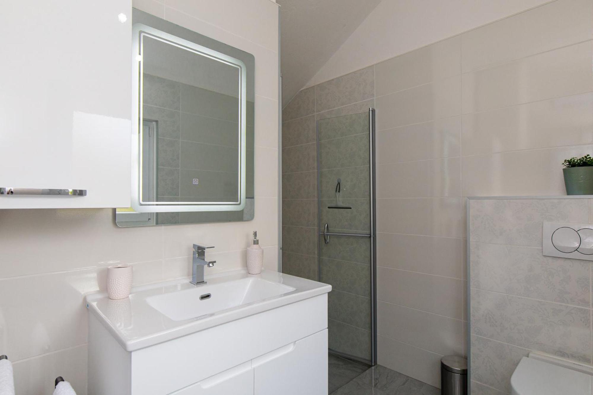 Apartment Tara With Seaview Krk Town Buitenkant foto