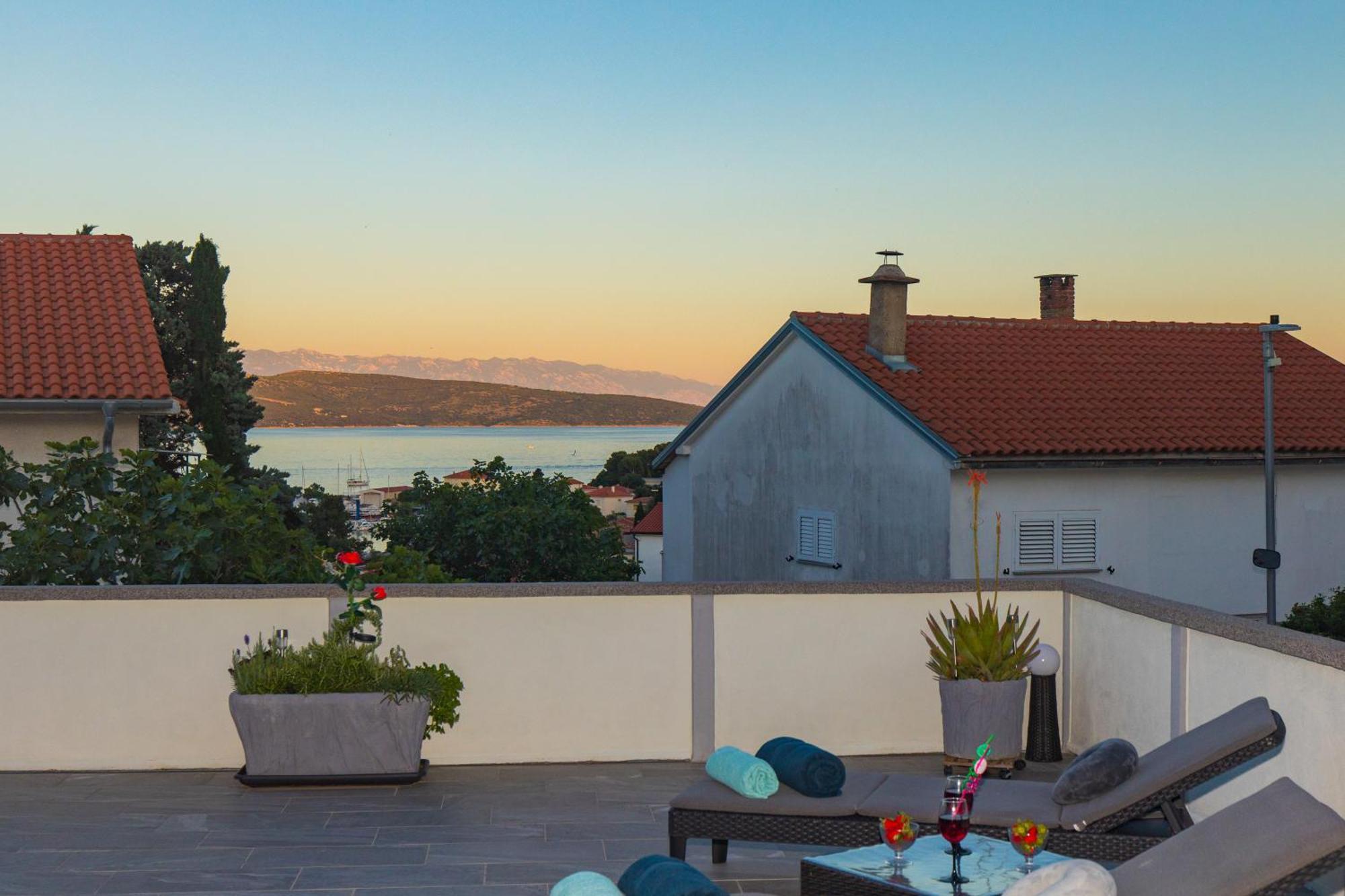Apartment Tara With Seaview Krk Town Buitenkant foto
