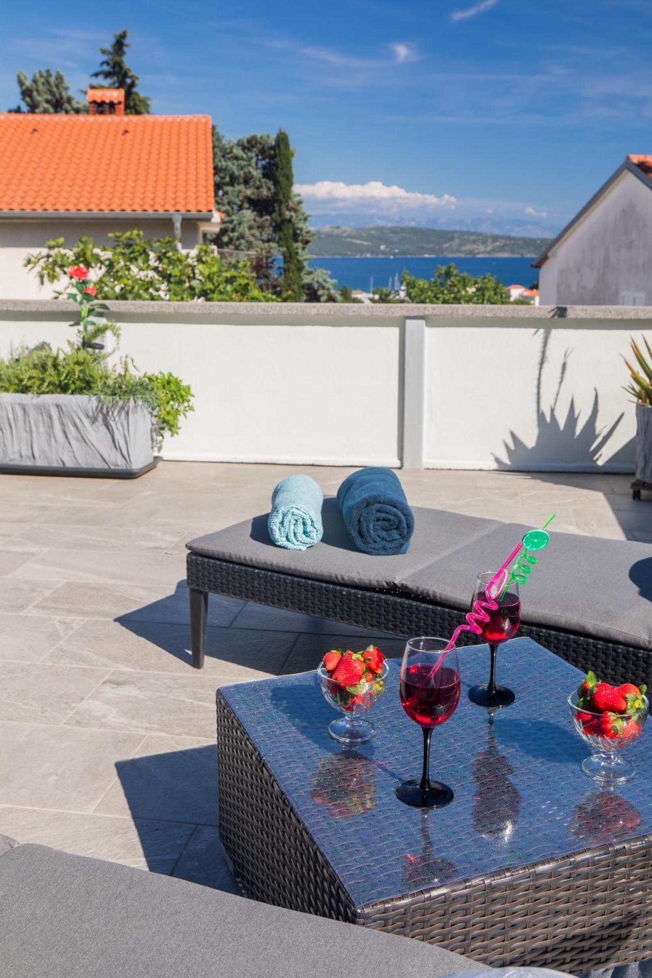 Apartment Tara With Seaview Krk Town Buitenkant foto